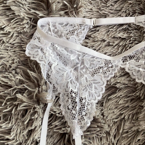 white garter belt - Picture 2 of 2